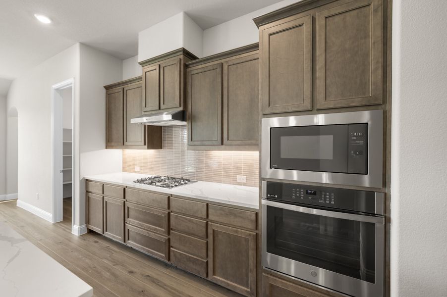 Furnished interior view inside a new home in Myrtle Creek, Waxahachie (Image 8).