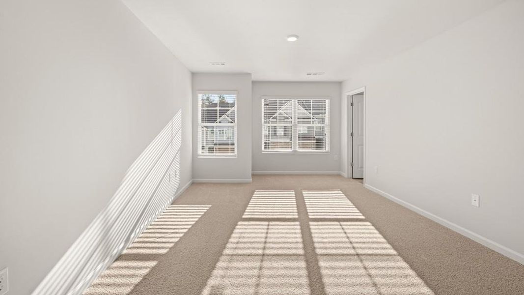 Spacious, unfurnished interior of a new home in Mountain Park, Dahlonega (Image 16).
