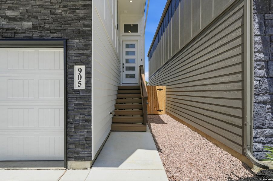 Exterior details and patio area of a home in Rose Hill, San Antonio (Image 26).