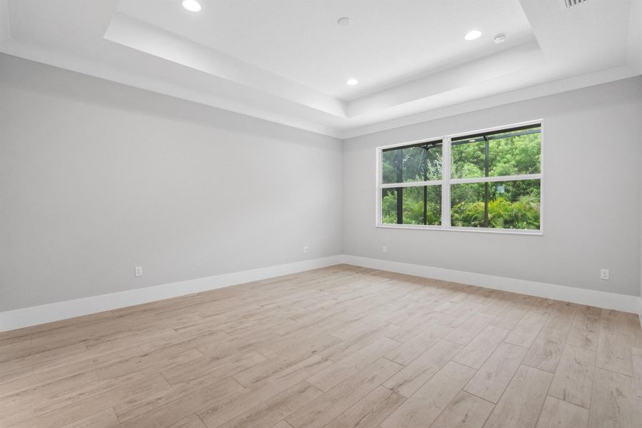 Spacious, unfurnished interior of a new home in , Vero Beach (Image 15).