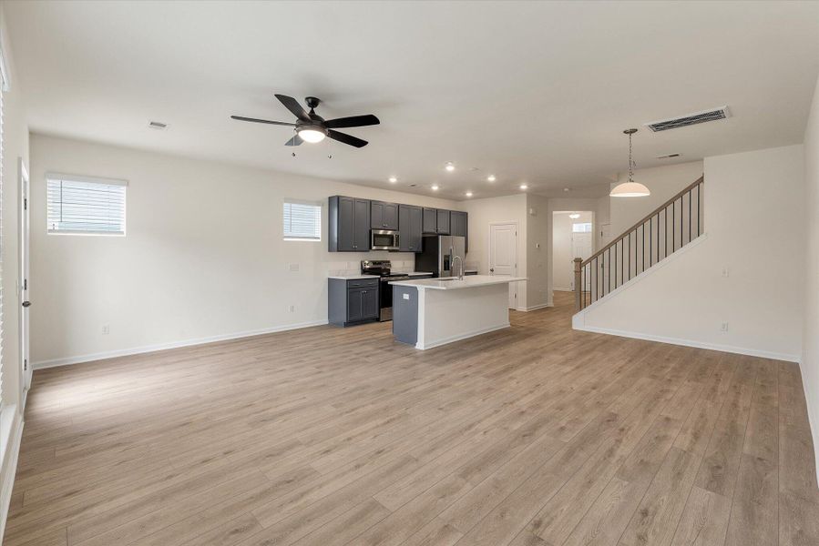 Spacious, unfurnished interior of a new home in The Landings at Montague, Goose Creek (Image 24).