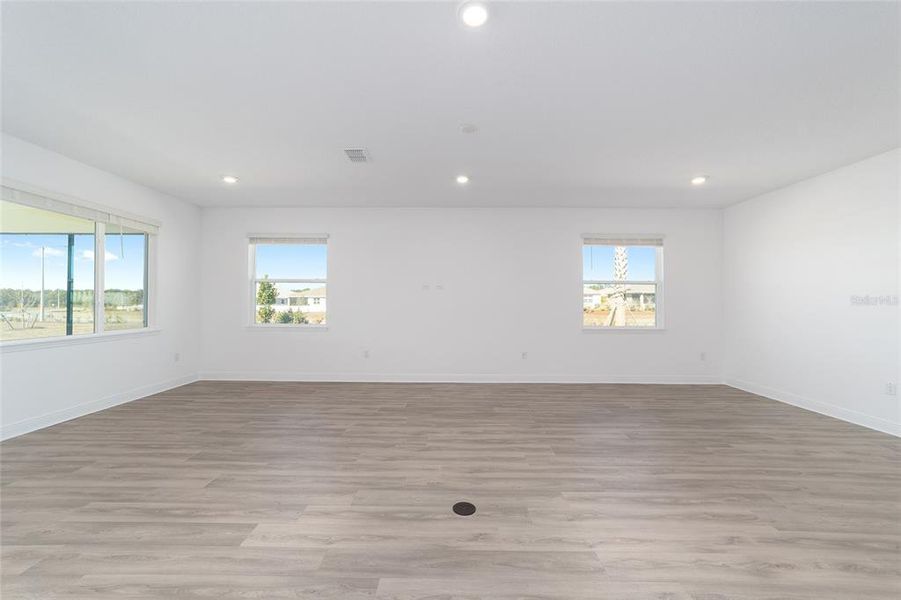 Spacious, unfurnished interior of a new home in , Ocala (Image 42).