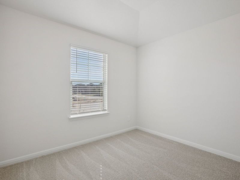 Spacious, unfurnished interior of a new home in Big Sky Ranch - Reserve Collection, Dripping Springs (Image 10).