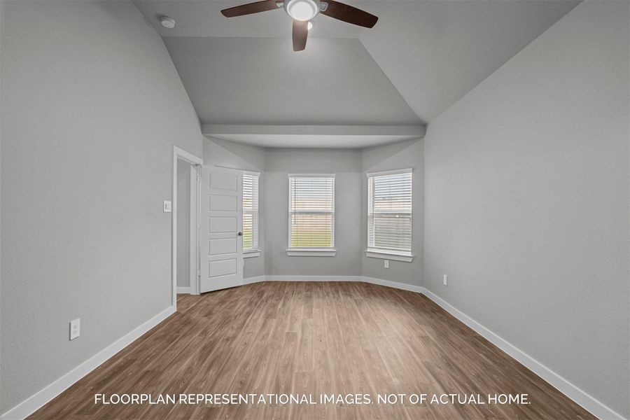 Spacious, unfurnished interior of a new home in Miller's Pond, Rosenberg (Image 13).