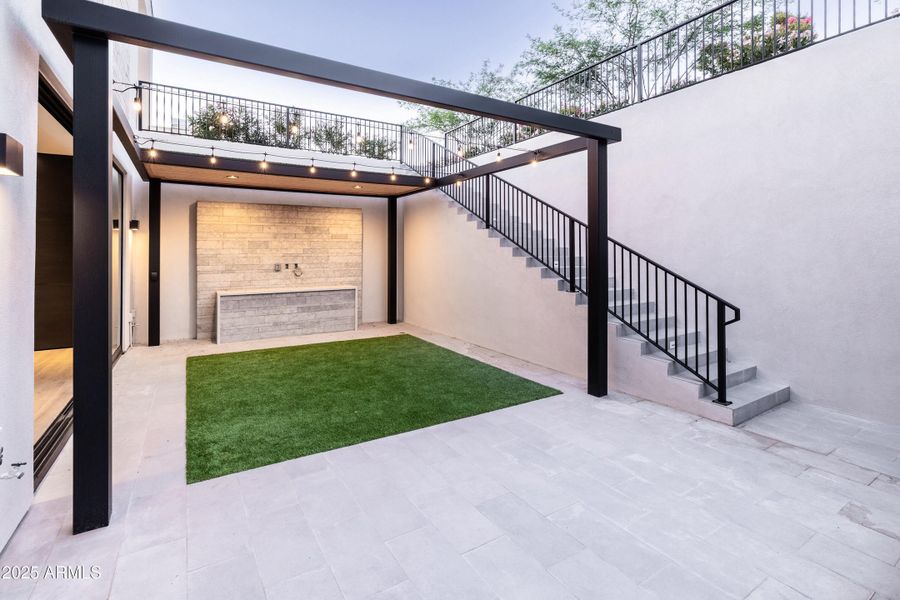 Azure_Lot25_QMI_Basement_Backyard_1