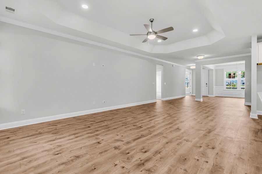 Spacious, unfurnished interior of a new home in Tidewater at Lakes of Cane Bay, Summerville (Image 14).