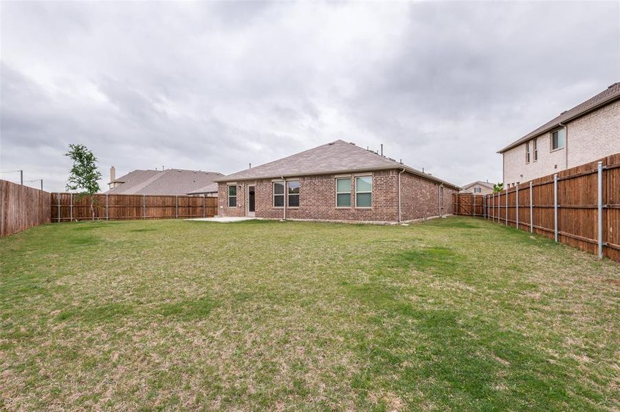 Exterior details and patio area of a home in , Fort Worth (Image 19).