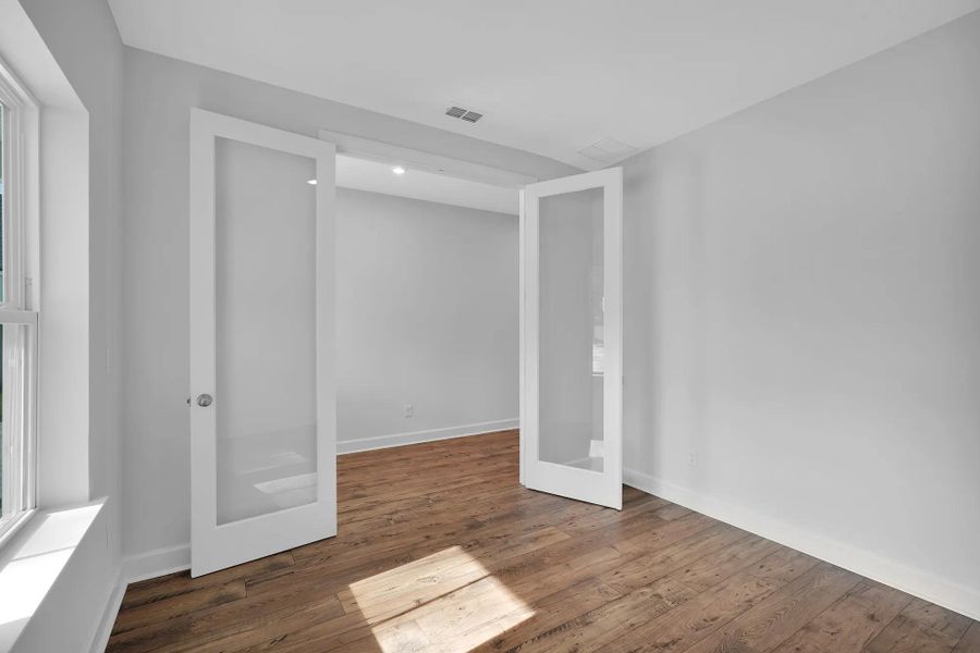 The Egret II Home Office