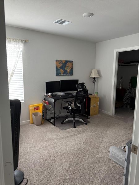 Furnished interior view inside a new home in Sherwood Glen, Conroe (Image 7).