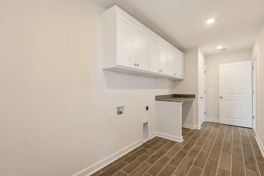 Spacious, unfurnished interior of a new home in Ridgecrest at Midway, Anderson (Image 29).