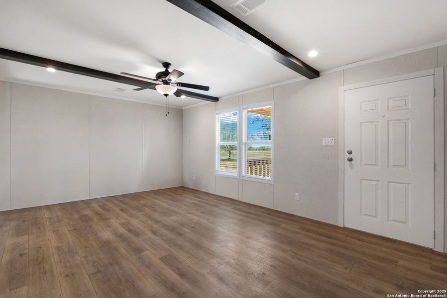 Spacious, unfurnished interior of a new home in , San Antonio (Image 12).