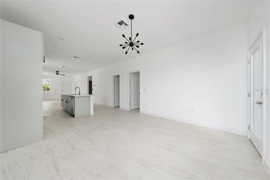 Spacious, unfurnished interior of a new home in , Orlando (Image 12).