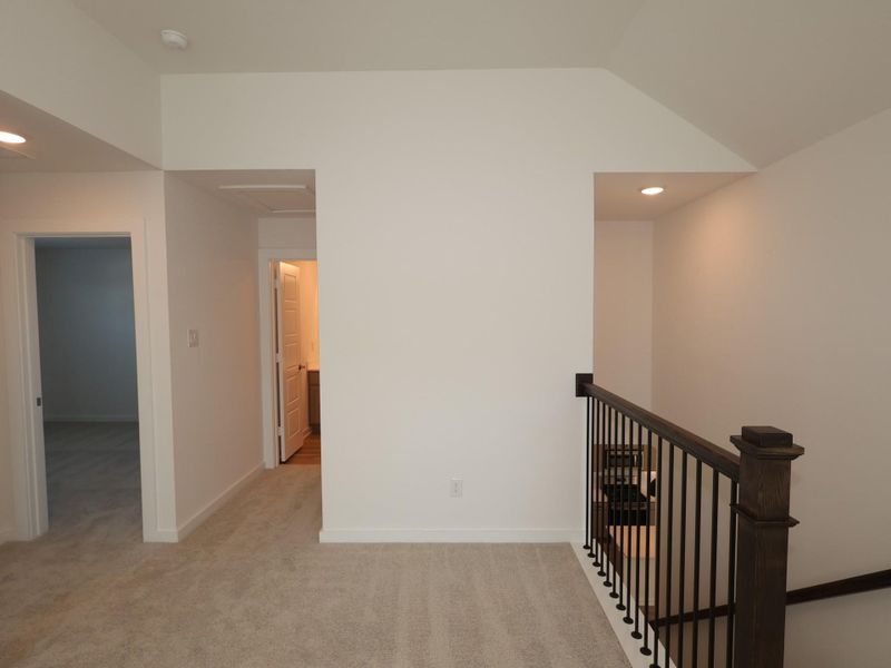 Spacious, unfurnished interior of a new home in Summerview, Fulshear (Image 25).