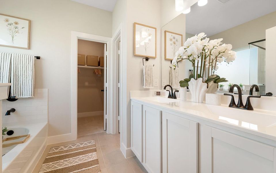 Furnished interior view inside a new home in Steed Landing, Texas City (Image 7).