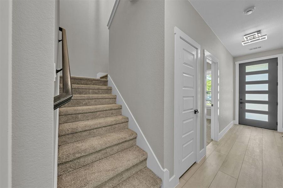 Spacious, unfurnished interior of a new home in , Grand Prairie (Image 36).