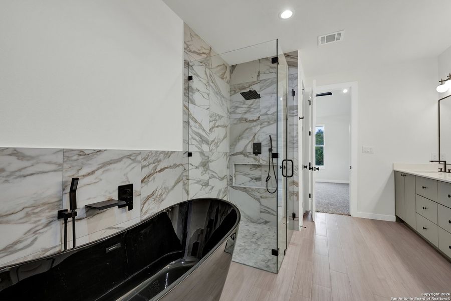 Furnished interior view inside a new home in , Canyon Lake (Image 18).