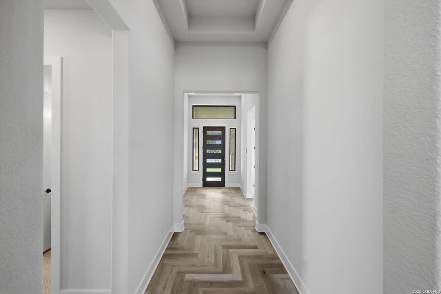 Spacious, unfurnished interior of a new home in The Summit, San Antonio (Image 26).