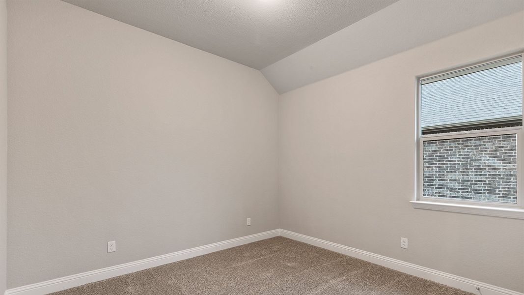 Spacious, unfurnished interior of a new home in Lakeview Pointe, Grand Prairie (Image 28).