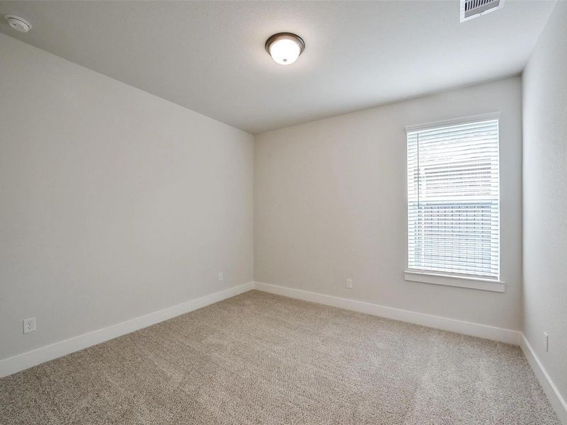 Spacious, unfurnished interior of a new home in Sierra Vista, Rosharon (Image 41).