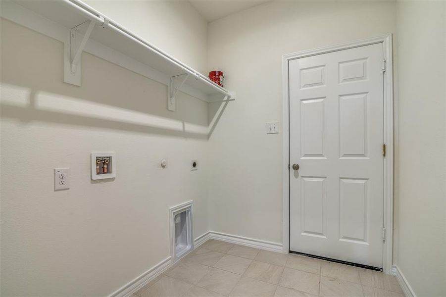 Spacious, unfurnished interior of a new home in Heartland, Crandall (Image 23).