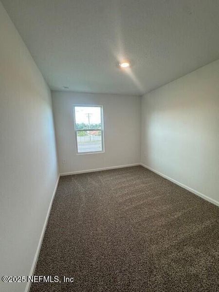 Spacious, unfurnished interior of a new home in The Landing, Middleburg (Image 19).