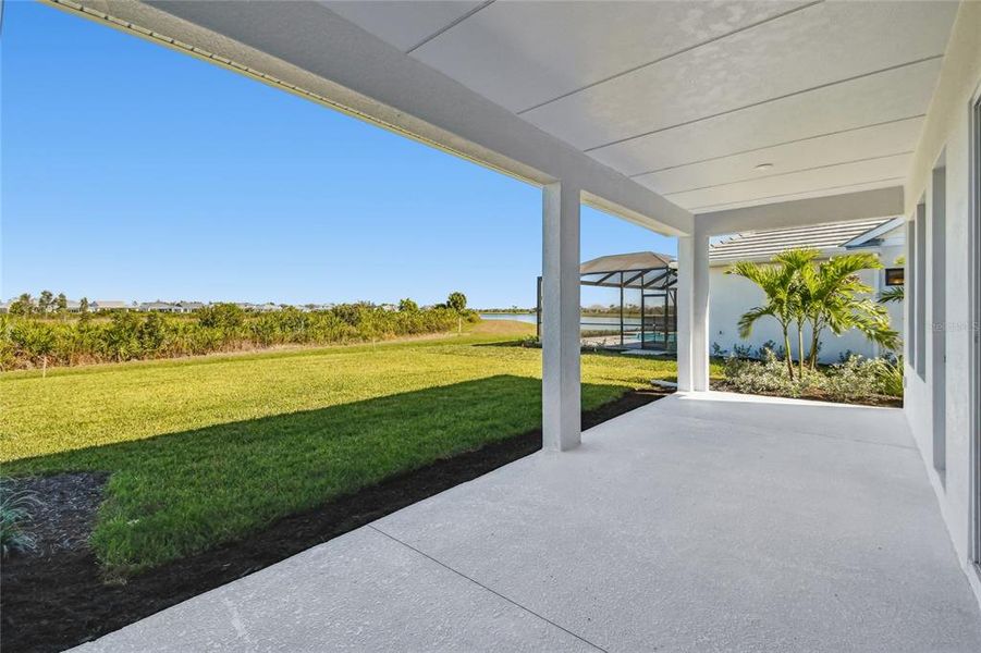 Exterior details and patio area of a home in Palmera Wellen Park - Classic Series, Venice (Image 23).