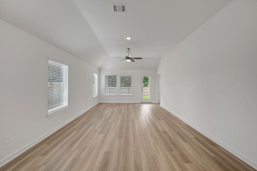 Spacious, unfurnished interior of a new home in Lone Star Landing, Montgomery (Image 16). Spacious, unfurnished interior of a new home in Lone Star Landing, Montgomery (Image 16).