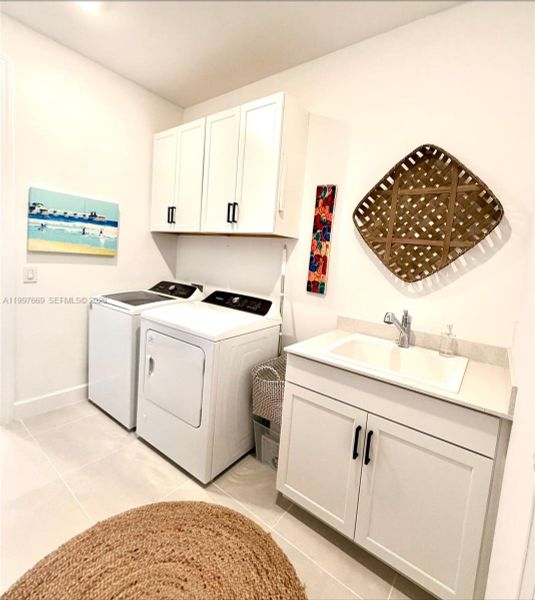 Furnished interior view inside a new home in , Punta Gorda (Image 10).