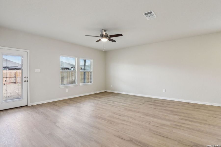 Spacious, unfurnished interior of a new home in Catalina, Converse (Image 52).