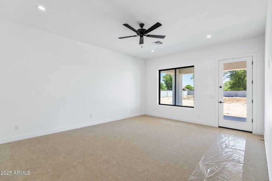 3933 E Freeman Ln-39