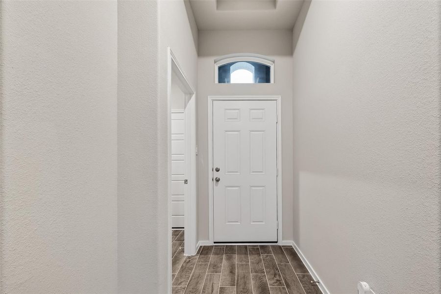 Spacious, unfurnished interior of a new home in Rollingbrook Estates, Baytown (Image 23).