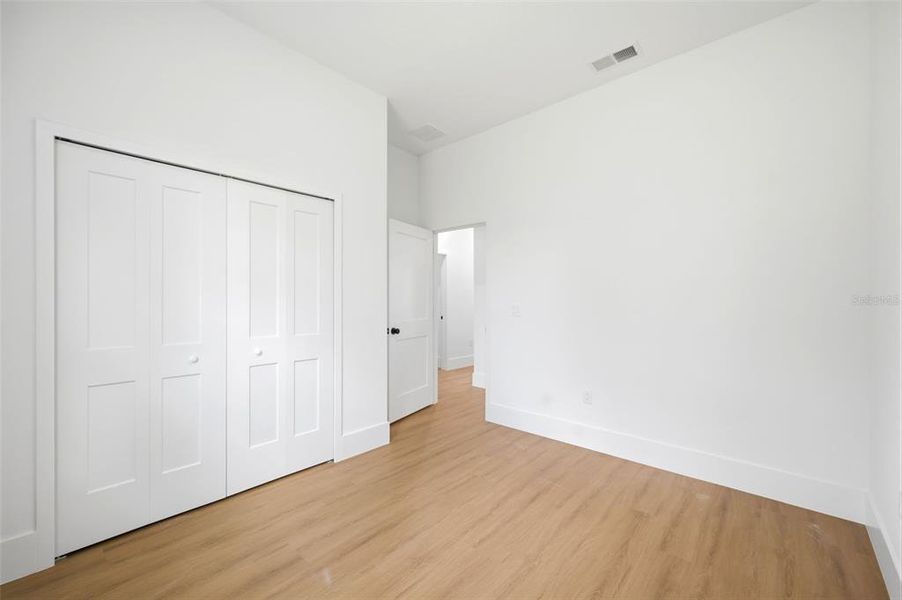 Spacious, unfurnished interior of a new home in , Ocala (Image 23).