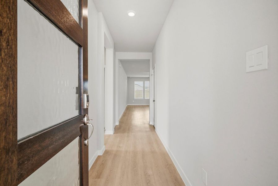 Spacious, unfurnished interior of a new home in Fulshear Lakes, Fulshear (Image 21).