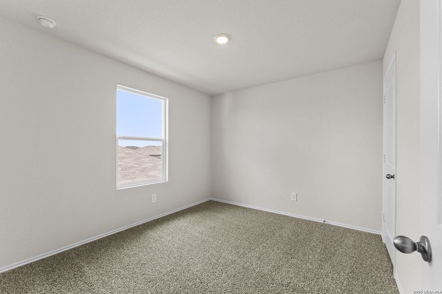 Spacious, unfurnished interior of a new home in Swenson Heights, Seguin (Image 13).