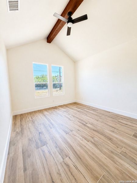 Spacious, unfurnished interior of a new home in , Bulverde (Image 23).