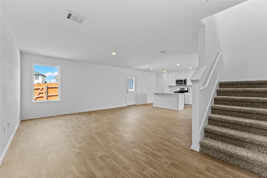 Spacious, unfurnished interior of a new home in Prairie Lakes, Buda (Image 19).