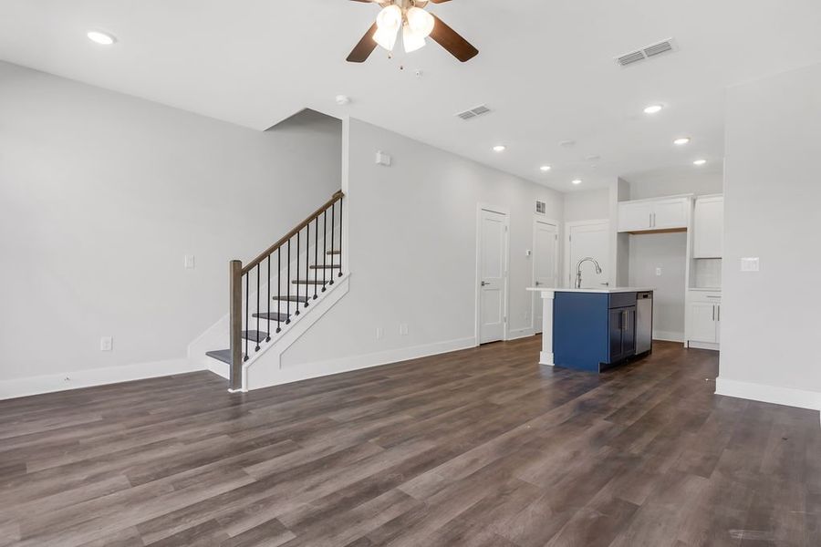 Spacious, unfurnished interior of a new home in Echo Park, Suwanee (Image 23).