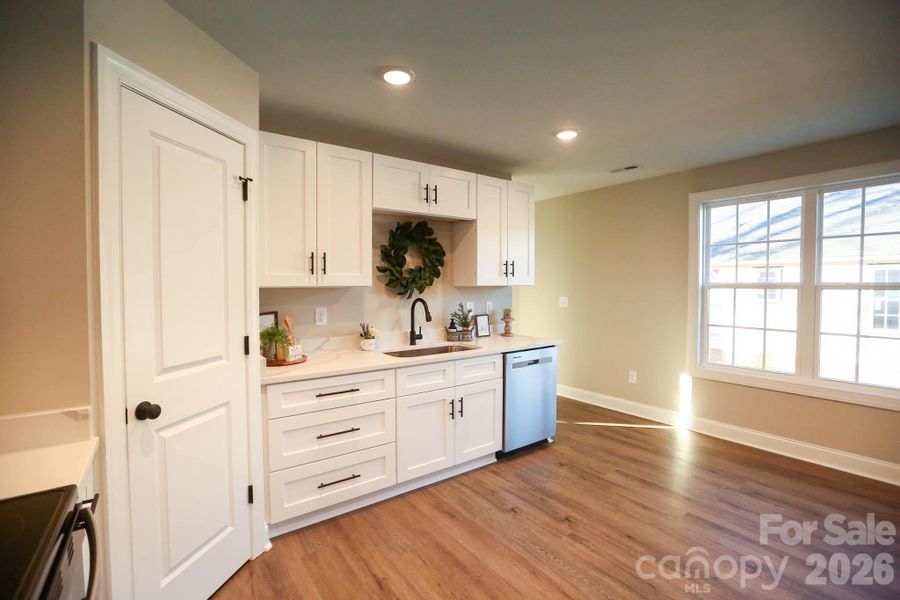 Furnished interior view inside a new home in , Kannapolis (Image 10).