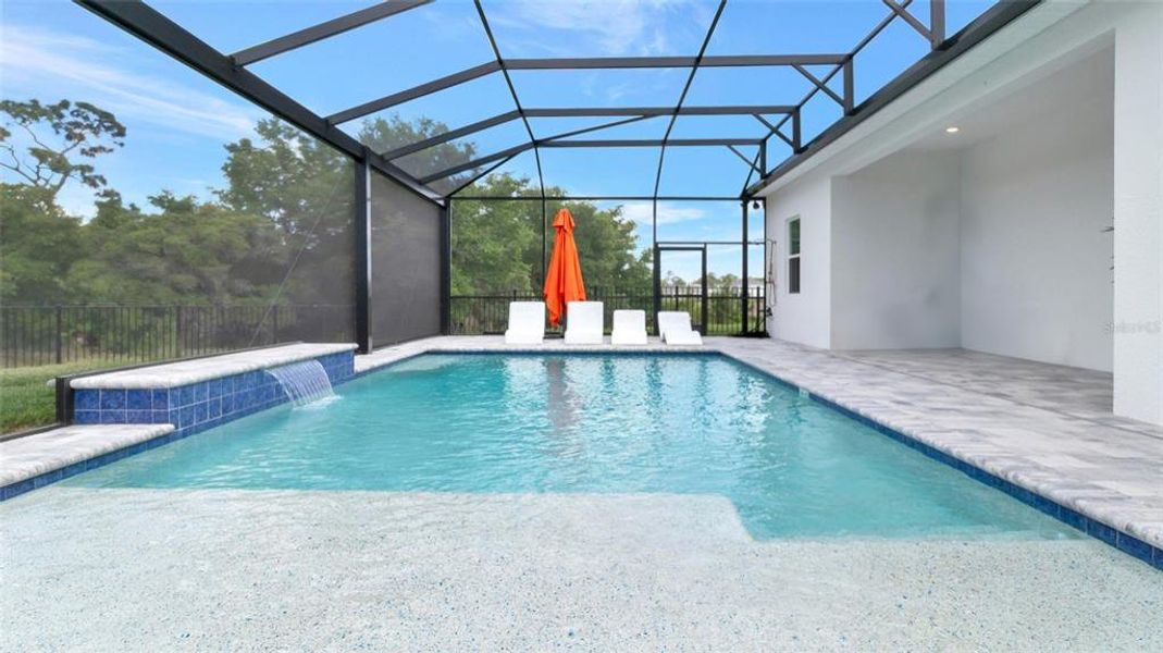 Exterior details and patio area of a home in , Orlando (Image 43).