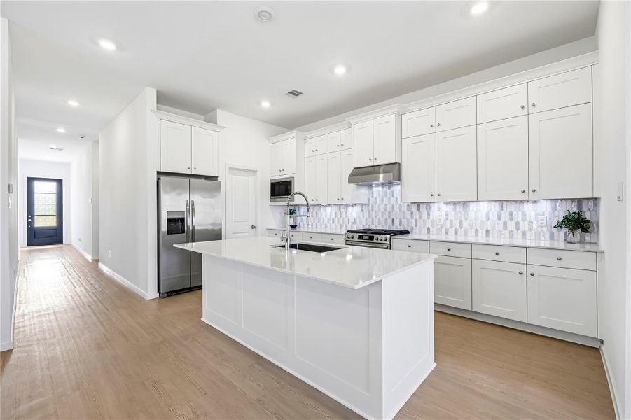 Furnished interior view inside a new home in Lago Mar, Texas City (Image 11).