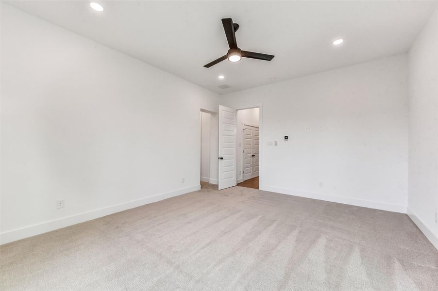 Spacious, unfurnished interior of a new home in , Houston (Image 24).