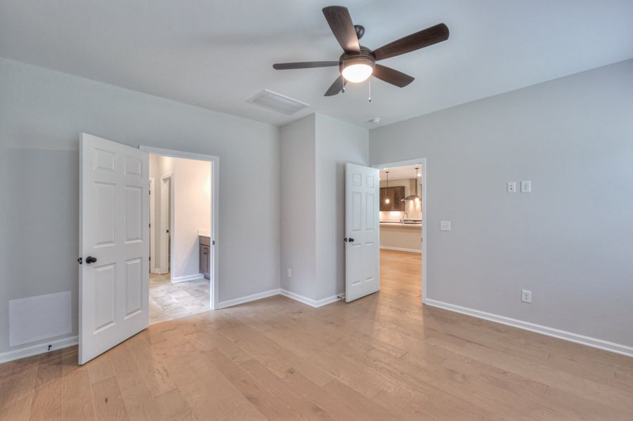 *Photo of Example Home. Selections and finishes may vary.