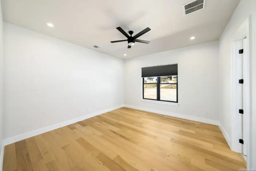 Spacious, unfurnished interior of a new home in , San Antonio (Image 25).