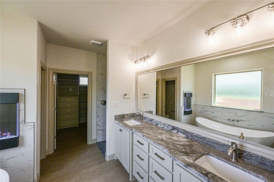 Furnished interior view inside a new home in , Abilene (Image 11).