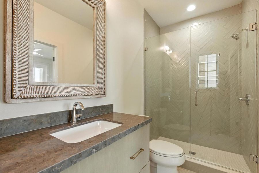 Furnished interior view inside a new home in , Galveston (Image 6).