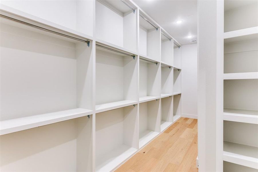 Spacious, unfurnished interior of a new home in , Aledo (Image 28).