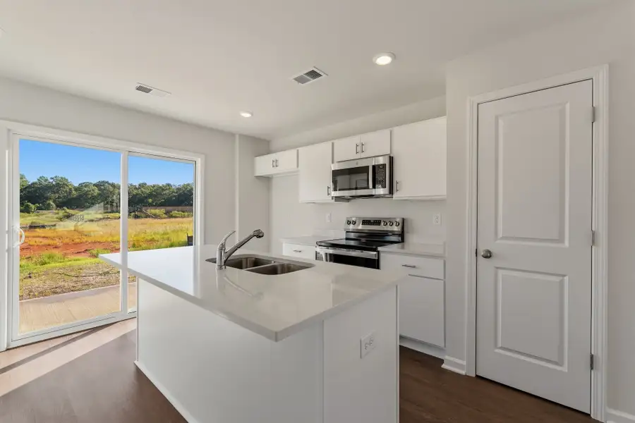 Furnished interior view inside a new home in Evergreen, Spartanburg (Image 4).