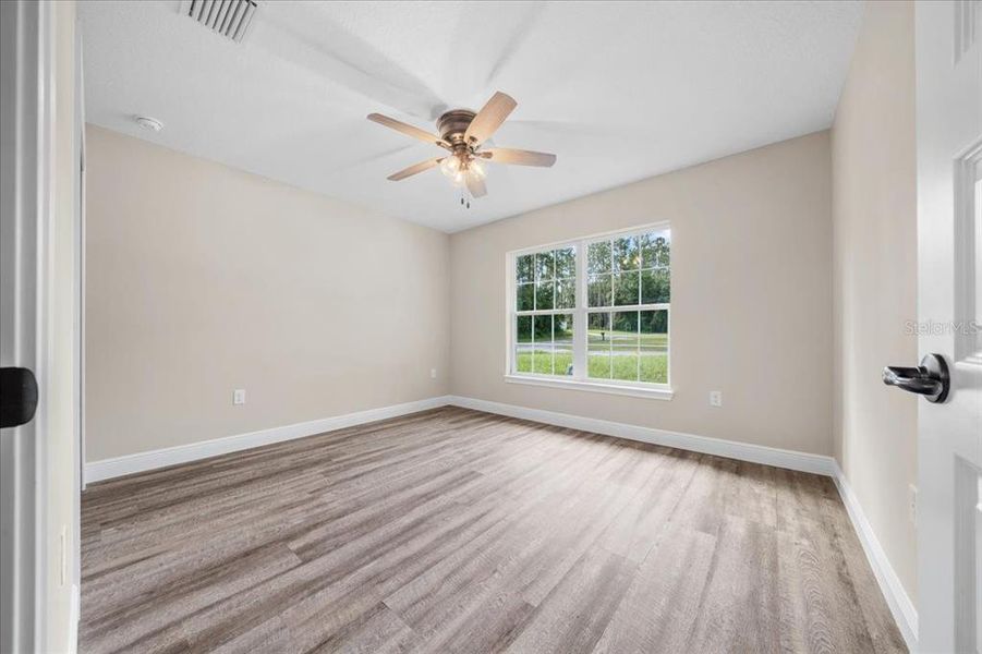 Spacious, unfurnished interior of a new home in , Dunnellon (Image 26).