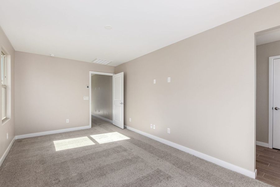 Spacious, unfurnished interior of a new home in Solvida at Estrella, Goodyear (Image 20).