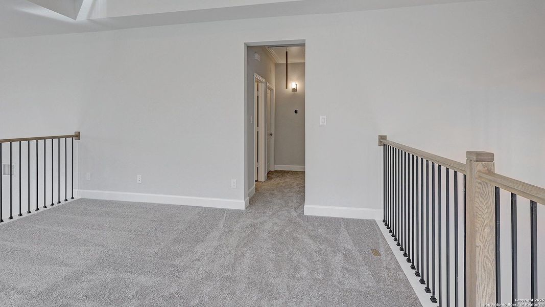 Spacious, unfurnished interior of a new home in Ladera 50', San Antonio (Image 31).